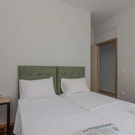 105 Adrianou Plaka Ateny